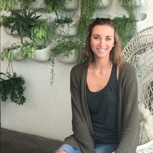 Meet your Posher, Elizabeth